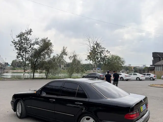 Mercedes-Benz E class, 2002, Худжанд - 5