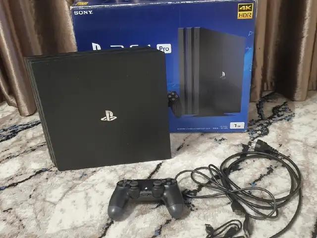 Игровая приставка Sony ps 4 pro version, Худжанд