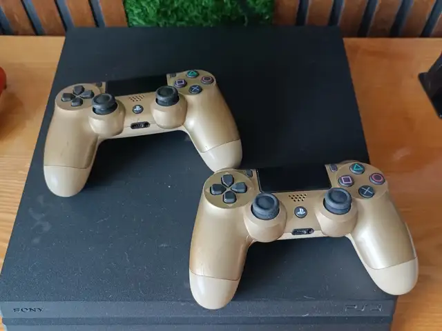 Игровая приставка Sony Playstation 4 Pro 1 TB версия 9.00, Душанбе