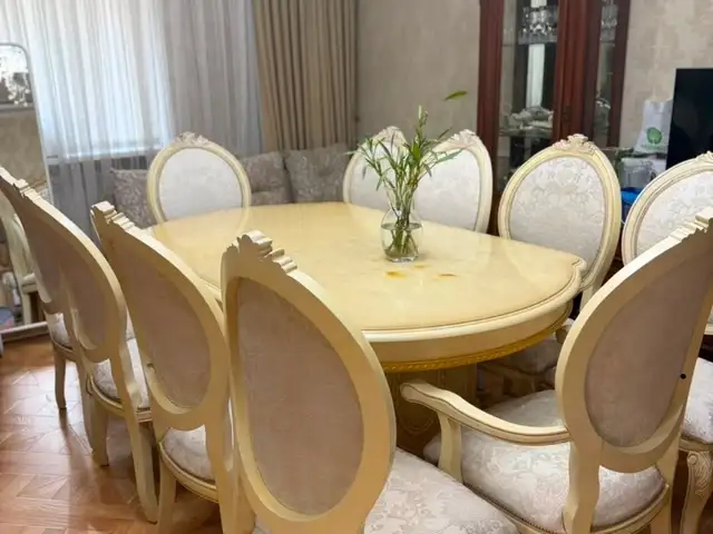 Комплект стола и стульев, Душанбе