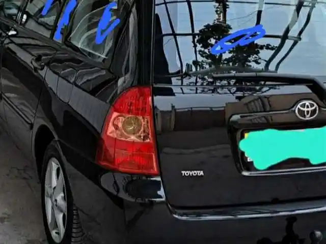 Задние не тонированные стекла от Toyota Corolla 2006, Душанбе