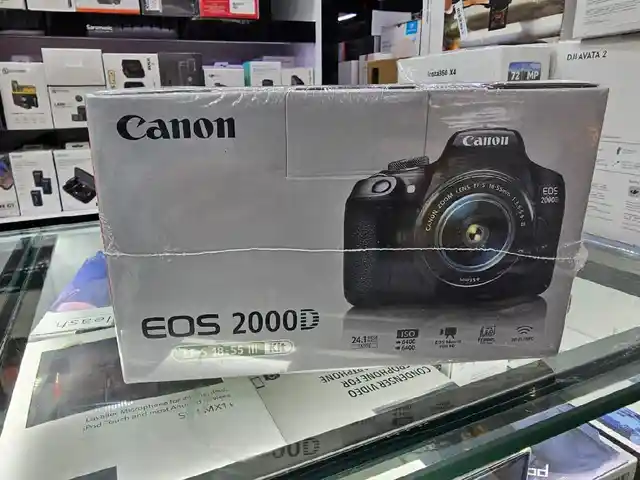 Фотоаппарат Canon EOS 2000D Kit EF-S 18-55mm lll, Душанбе
