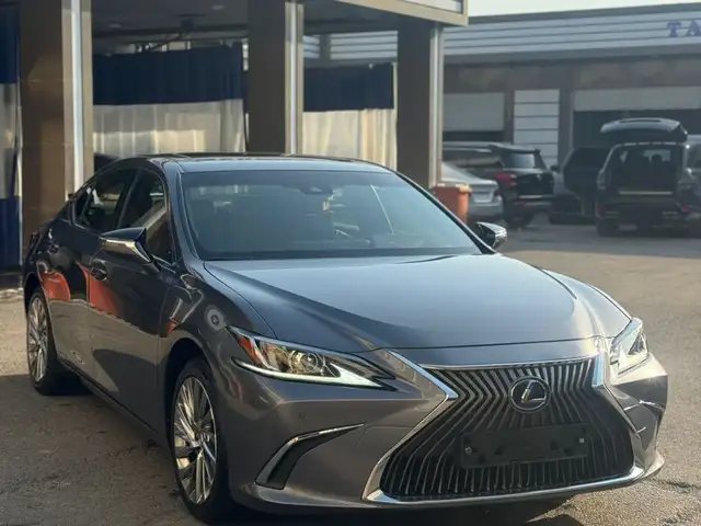 Lexus ES series