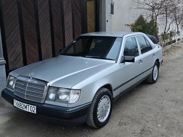 Mercedes-Benz W124