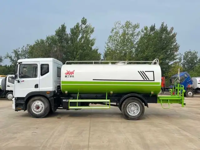 Водовоз Dongfeng, 2019, Душанбе
