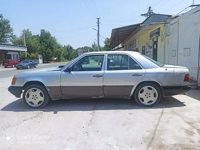Mercedes-Benz W124
