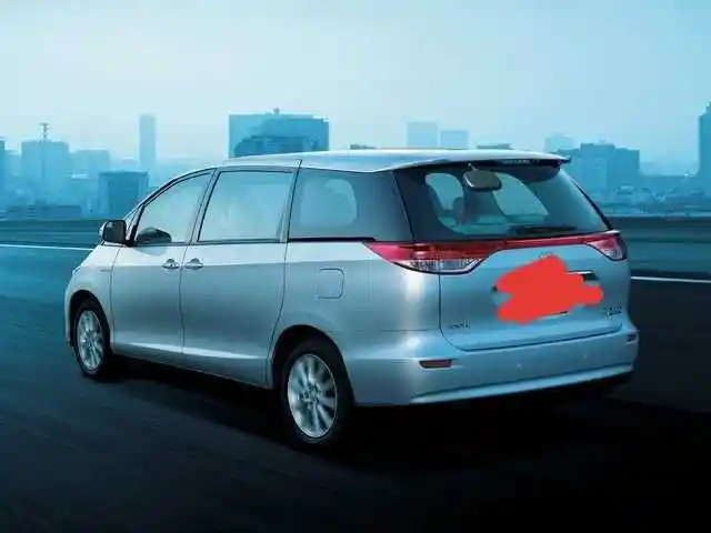 Шишахои сафед бе танировка Toyota estima, Душанбе