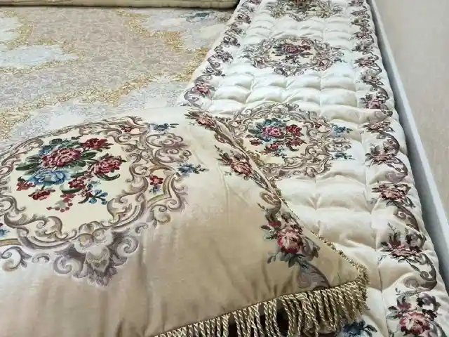 Курпача ва болишт, Душанбе