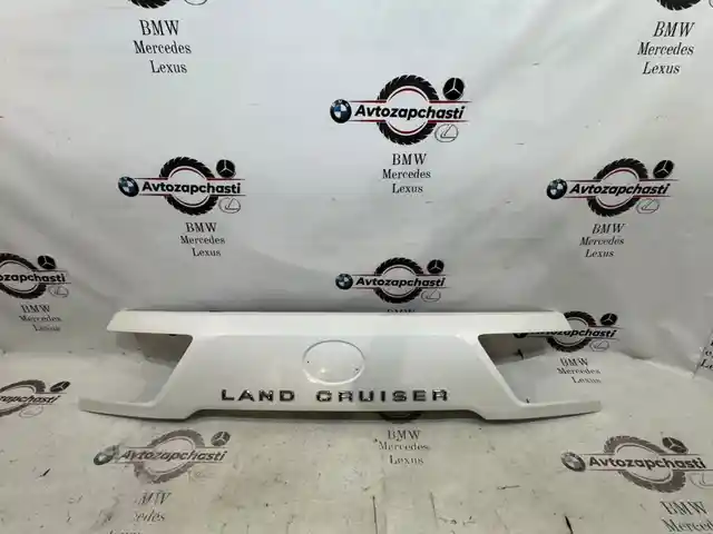 Накладка крышки багажника Toyota Land Cruiser 300, Хуҷанд