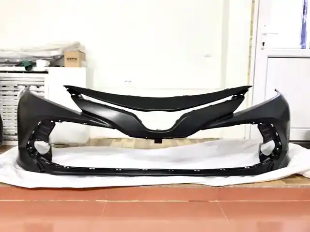 Передний бампер на Toyota Camry 6, Душанбе