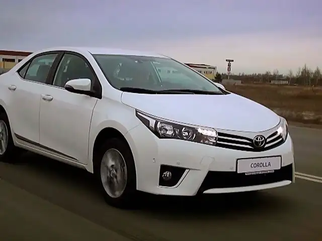 Лобовое стекло от toyota corolla, Душанбе