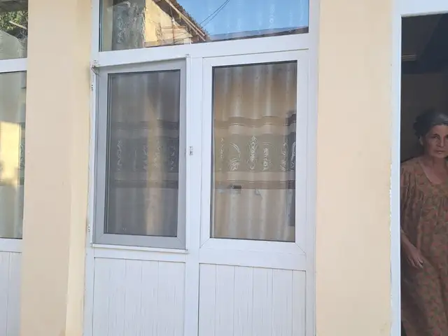 Окна, Бобоҷон Ғафуров