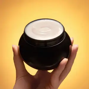 Крем для рук и тела Milk & Honey Gold Жасмин Oriflame, Душанбе