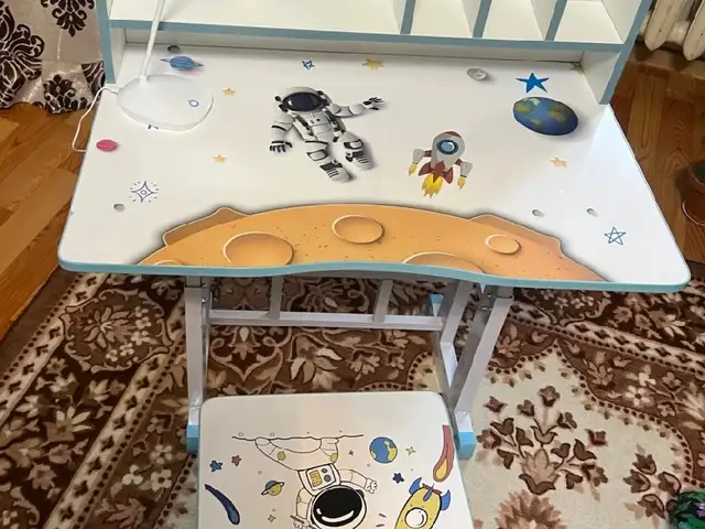 Детская парта и стул, Душанбе
