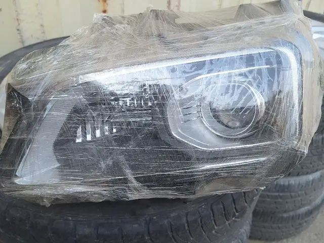 Фара от Hyundai Kona, Худжанд