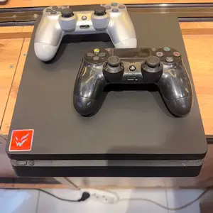 Игровая приставка Sony PlayStation 4 slim, Душанбе