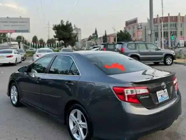 Заднее стекло на Toyota Camry 3, Душанбе