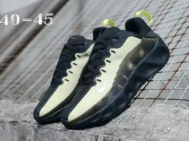 Кроссовки Nike, Худжанд