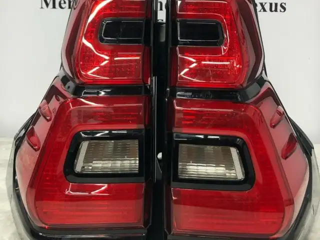 Задние стоп от Toyota Prado 2018, Душанбе