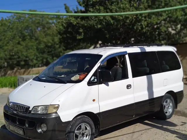 Hyundai Staria