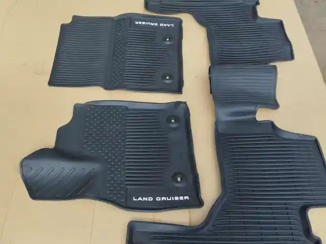 Toyota LC300 коврики новые, Худжанд