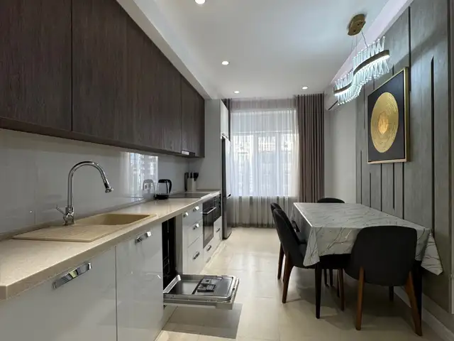 3-комн. квартира, 4 этаж, 125м², Исмоили Сомони, Душанбе