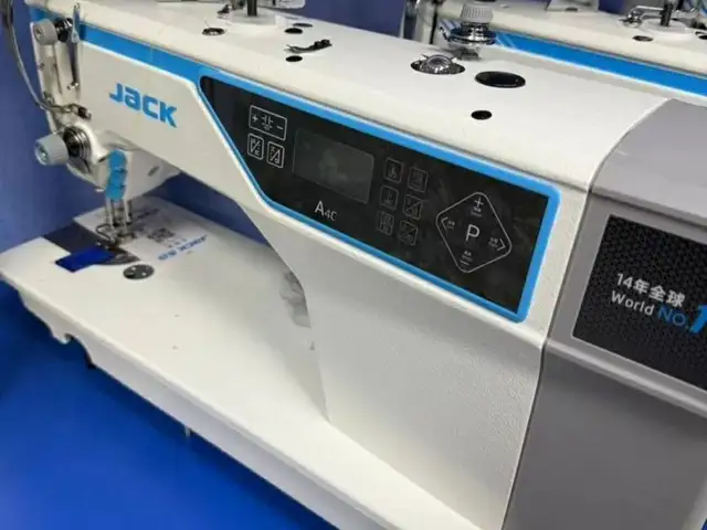 Мошинаи дузандаги Jack A4С, Душанбе