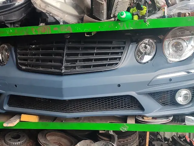 Передний бампер на Mercedes-Benz W211, Душанбе