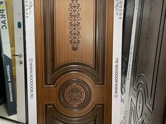 Дверь из шпона, Душанбе