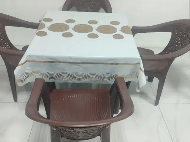 Стол и стулья, Душанбе