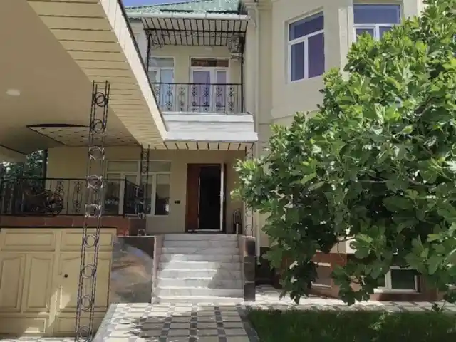 2-этажный, 8 комнатный дом, 300 м² м², Медгородок, Душанбе