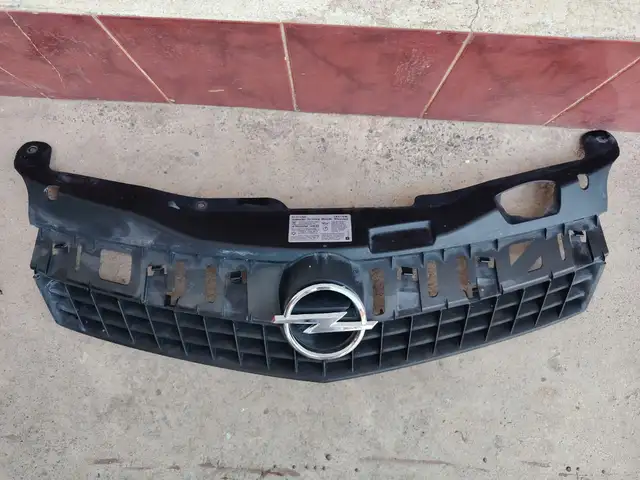 Облицовка на Opel, Исфара