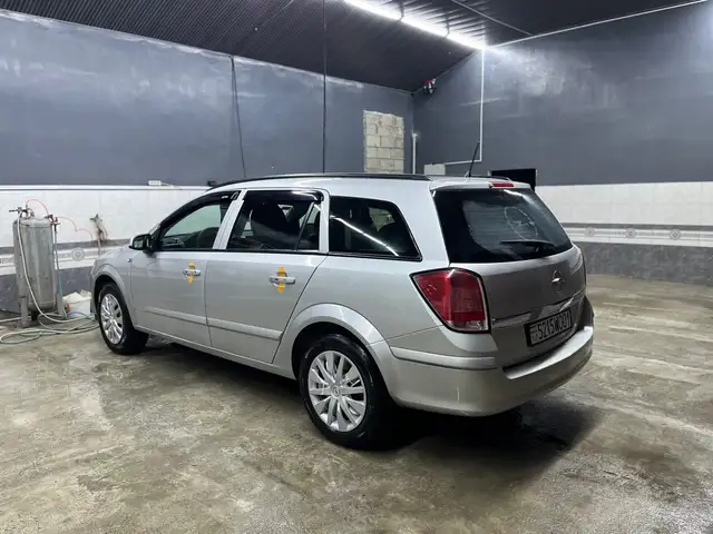 Opel Astra H