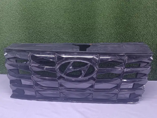 Решетка радиатора Hyundai Tucson 86351N9100 и накладка замка капота 86391N9000, Худжанд