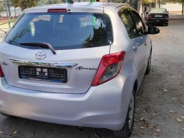 Стёкла для Toyota Vitz 2011, Душанбе
