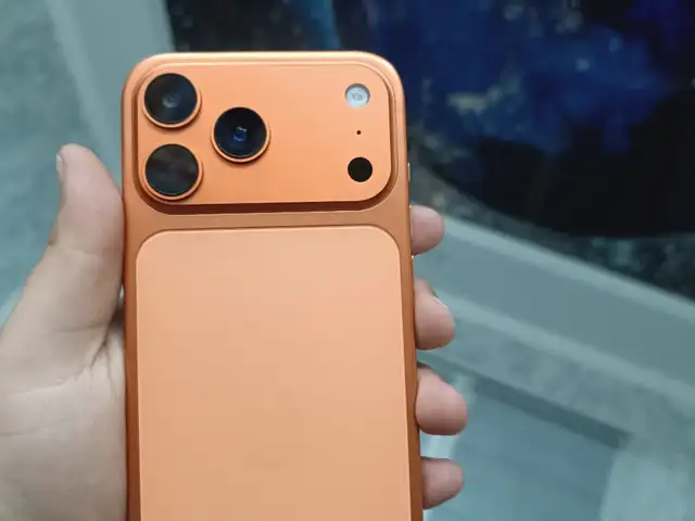 Apple iPhone 17 Pro Max, 64 gb, Cosmic Orange дубликат, Хуҷанд