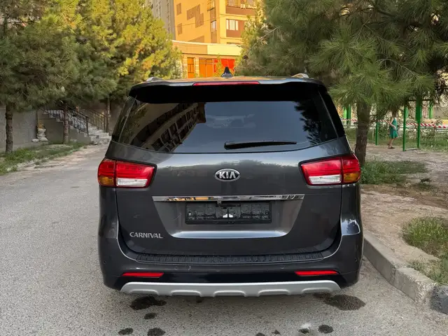 Kia Carnival