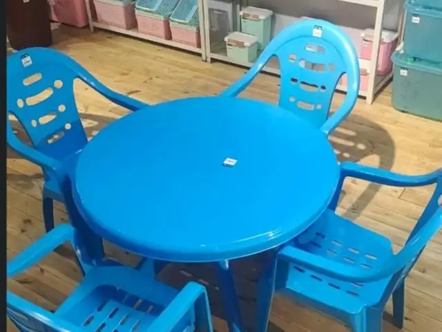 Стол и стулья, Душанбе
