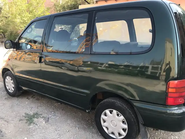 Минивэн Nissan Serena, 1998, Канибадам