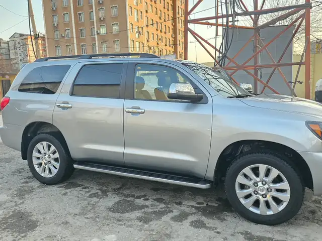 Toyota Sequoia