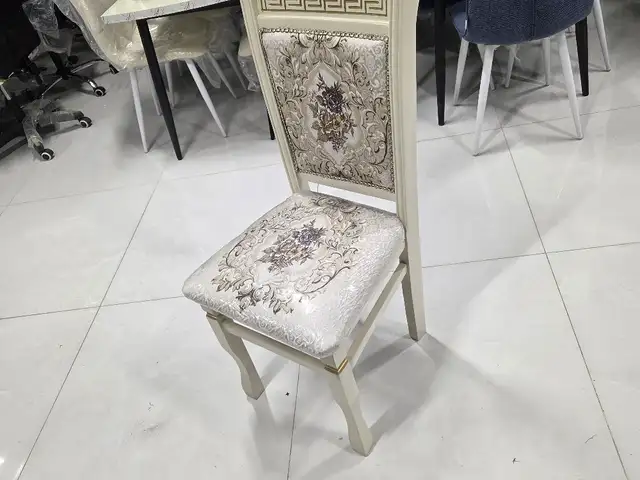 Стулья, Душанбе