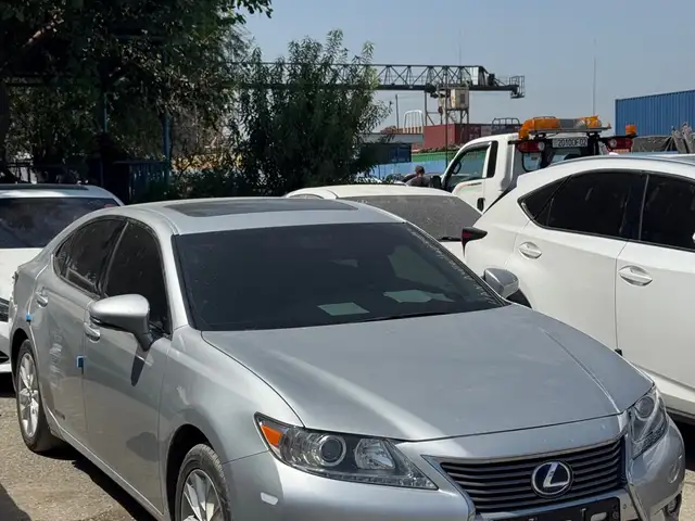 Lexus ES series