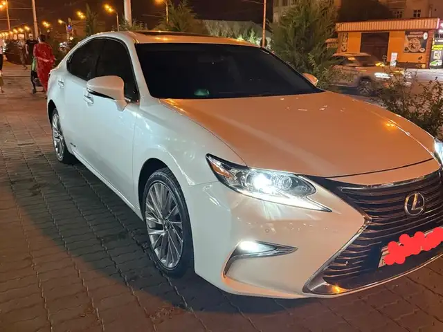 Lexus ES series