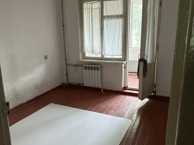 2-комн. квартира, 3 этаж, 55м², 33 мкр, Душанбе