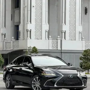Lexus ES series