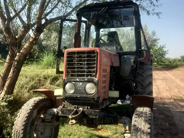 Трактор Мтз82, 2004, Абдураҳмони Ҷомӣ