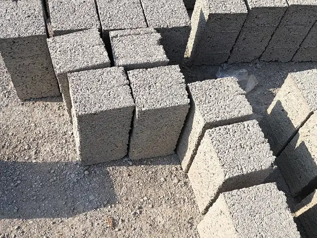 Сементблок, Айнӣ
