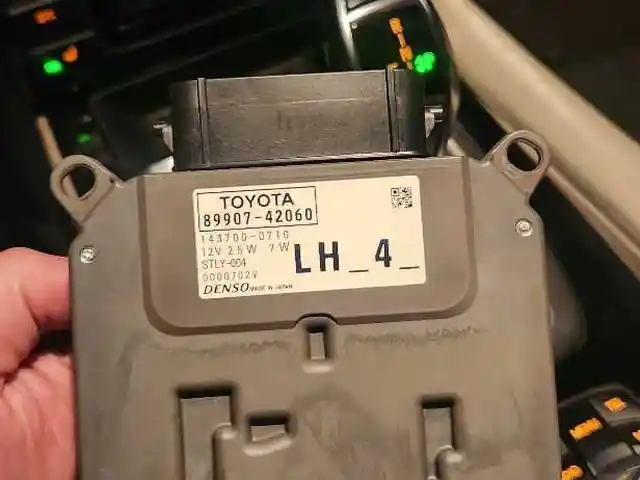 Блок от фары Toyota Rav-4 2019-2023, Душанбе