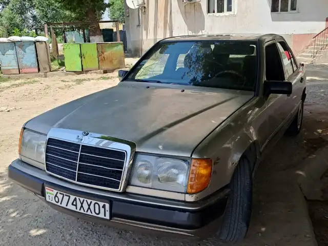 Mercedes-Benz W124