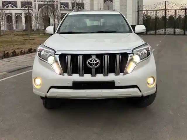 Лобовое стекло на Toyota Prado 2014-2017, Душанбе